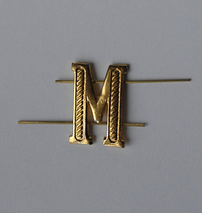 Буква М на погоны металлическая