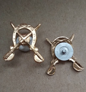 Эмблема петлица Кавалерии СССР на закрутке золотистая 1шт