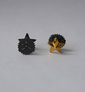 Звезда пласт. золотая гладкая 13мм