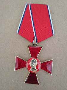 Памятный знак СВУ на пятиугольной колодке. Красный крест с портретом А.В Суворова в центре