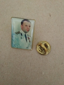 Значок "Портрет Гагарина" прямоугольный 26*18 мм