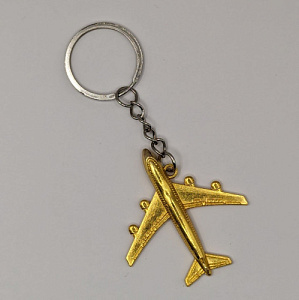 Брелок самолет золото