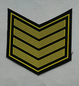 Шеврон 4 курс ( курсовка ) уголком пластизол чёрная основа