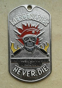 Жетон "MERCENARIES NEVER DIE" красный берет