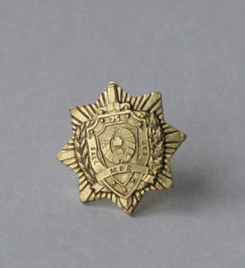 Значок БЭП МВД золотистый